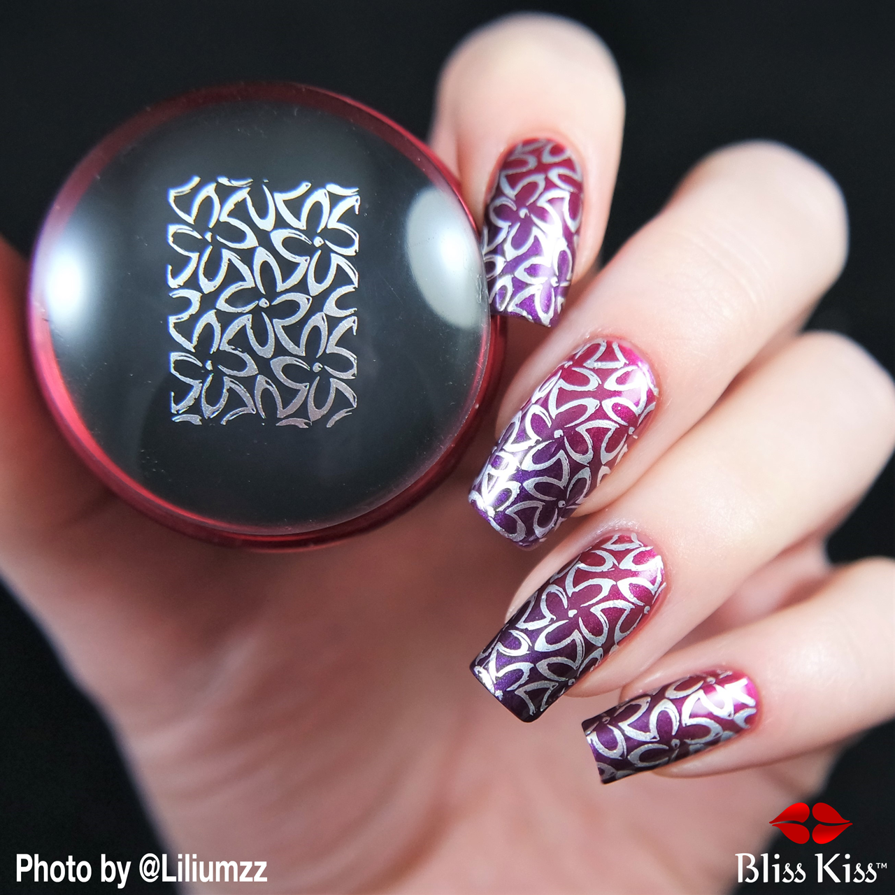 Photo credit: Insta @workinggirlnails