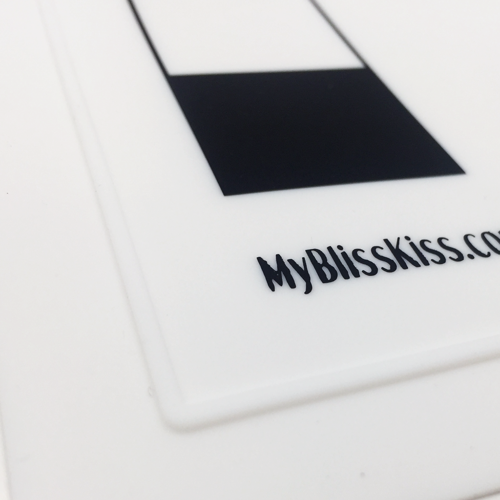 The Simply Neat™ Manicure Mat has a unique raised edge that helps you prevent spills and keeps your creativity neatly contained to the mat... and not all over your workspace.